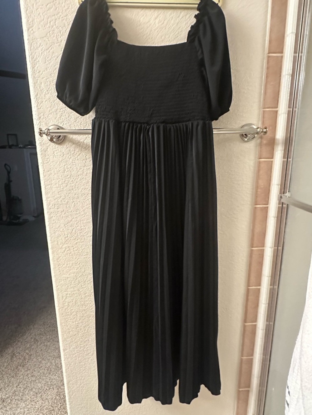 SHEIN Black Puff-Sleeve Smocked Maxi Dress